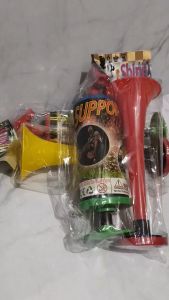 Terompet Tahun Baru Terompet Dorong Air Horn Suara Kenceng Terompet Pompa Trompet Trumpet Air Horns Perayaan Tahun Baru / Air Horn Terompet Angin Pompa / Terompet Angin Pompa Manual Trumpet New Year - Ukuran BESAR /SEDANG Warna Corak Gambar Random