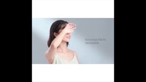 Fenyi Natural Green Tea Eye Cream Perawatan Mencerahkan Kantung Mata Mengencangkan Kulit Mata 15g