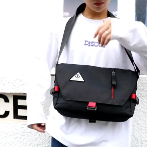 KINGCC กระเป๋าผู้ชาย กระเป๋าสะพาย ผช กระเป๋าสะพายข้างผู้ชาย กระเป๋าสะพาย ผู้ชาย กระเป๋าสะพายกระเป๋าใส่คอมพิวเตอร์แนวธุรกิจใช้งานได้จริงผ้าอ๊อกซ์ฟอร์ดกันน้ำ ฮอตฮิต ึคุณภาพสูง