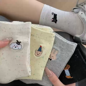 Korean ins embroidered cartoon pattern cotton socks dot yarn pile socks for women