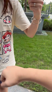 Gấᴜ bông Vòng Tay Capybara Chuột Lang Nước Ôm Tay Xoay Đuôi quà tặng cho bé gấᴜ ôm vợt cầu lông K7T1