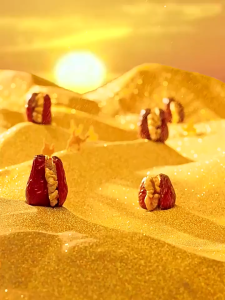 70PCS 紅棗夾核桃 红枣核桃 棗仁派 棗夾核桃仁 坚果枣仁派孕妇健康干果零食 Red Dates Walnut Walnut Stuffed Red Dates