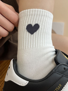 Fashionable Colorful Heart Shaped Cotton Socks for Women Spring Autumn Korean College Style Celebrity Endorsed All Season Wear