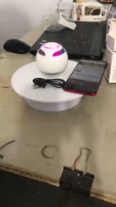 Loa Trứng Bluetooth Xoay 360 có đèn led nháy.