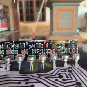 Crossover 3 Way Dual Frekuensi Midle Way Terpisah