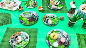 Miniso | Bộ Đồ Dùng Tiệc Plants Vs. Zombies 66 Món - Bao Gồm Cờ Đĩa Cốc Khăn Trải Bàn Và Nhiều Hơn Nữa Để Trang Trí Sinh Nhật
