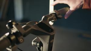 NAVEE ST3 Electric Scooter – 60km Range Patented Damping Suspension Triple Brakes 37mi/h Foldable TCS – Brand by Dreame Group – Local SG Warranty