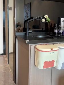8.5/12L Kitchen Wastebasket Wall Mounted Trash Can With Lid Bathroom Trash Bin Garbage Can for Cabinet Under Sink Recycling Bin