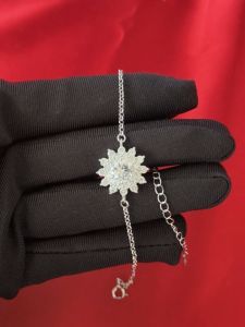 Diamcity (Free Gra Certificate) Gelang Bunga Matahari Moissanite Fashion Wanita 1 Karat