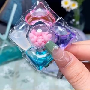 YOYE เจลบอลซักผ้า 5IN1 เจลซักผ้าสูตรเข้มข้น เม็ดทำให้นุ่มขจัดมลพิษฆ่าเชื้อและขจัดไรกลิ่นหอมติดทนนานผงซักผ้าหอมก