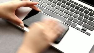 ฟิล์มกระจก iQOO 15 / iQOO 13 9H Tempered Glass ฟิล์มใส ไม่มีขอบดำ ทัชลื่น พร้อมส่งจากไทย