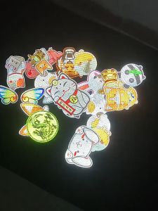 (1 คู่) สติกเกอร์สะท้อนแสงสะท้อนแสงสำหรับรถยนต์ สติ๊กเกอร์เตือนความปลอดภัยรูปลอก ความปลอดภัยขับรถกลาง คืนสำหรับ รถพ่วงจักรยานยนต์