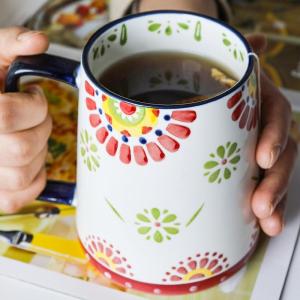 Large 700ml Ceramic Country Style Mug Office Water Cup Womens Cup with Lid Minor Defects Hand-Painted Plant Floral Design