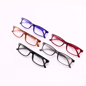 แว่นตาอ่านหนังสือป้องกันแสงสีฟ้ากรอบเหลี่ยมTR90เบาพิเศษ+100~+400แว่นสายตายาวผู้ชายและผู้หญิง