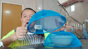 1 แพ๊ค 3 อัน สุ่มสีนะคะ QF-K126 ฝาชี ครอบอาหาร ฝาครอบอาหาร ที่ครอบอาหารลวดตาข่าย 28ซม