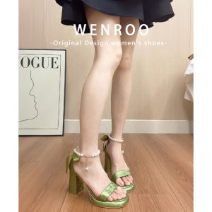 รองเท้าแตะผู้หญิงส้นสูงผ้าไหมสไตล์จีนฤดูร้อนใหม่ รองเท้าส้นหนาแบบหัวเข็มขัด รองเท้าส้นสูงแบบสวมสบาย สไตล์เกาหลี