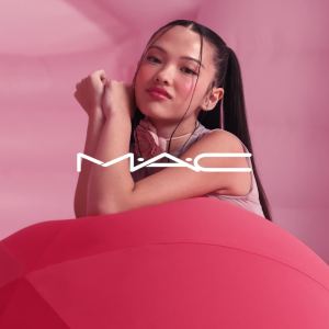 Glow Play Tendertalk Lip Balm / Son dưỡng có màu