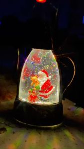 Đèn lồng trang trí Noel hình ông già Noel dễ thương.