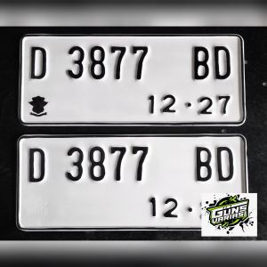 Plat nomor motor putih sepasang
