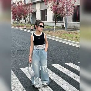 2025 Jeans For Kids Girls 6-15yrs Cartoon Bow Pattern Denim Pants New Style Wide-Leg Long Pants Straight Loose Washed Soft Denim perfect for girls to wear on various occasions