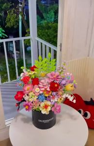 Cherry Blossoms Building Block Bouquet  Flowers Featuring Gradient Petal Details Ideal for Tabletop Display and DIY Home Decor