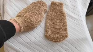 Japanese Style Jute Exfoliating Gloves and Jute Back Wash Strap Shower Scrubber Body Cleaning Kit for Body and Face Back Baths