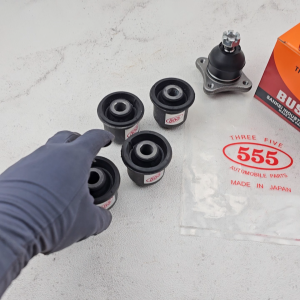 BAL JOIN ATAS + BUSHING ARM ATAS MITSUBISHI TRITON PAJERO SPORT 1SET