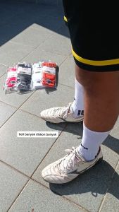 Kaos Kaki Sepakbola Anti-Slip Pendek Avo R9: Kualitas dan Keunggulan