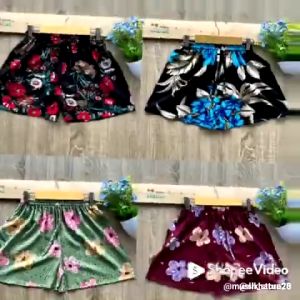 Celana Pendek Wanita Rayon Bali Motif Terbaru Kekinian