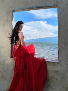 ชุดว่ายน้ำชายหาดสีแดงสำหรับผู้หญิง ชุดสองชิ้น คอวี แขนกุด กระโปรงจีบ ชุดวันหยุด ชุดเดรสยาวเอวสูง ฤดูร้อน 2024