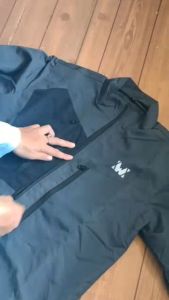 Jaket Parasut Pria Keren & Tips Memilihnya