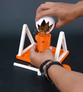 Mainan Kucing Treat Dispenser / Dispenser Makanan Kucing