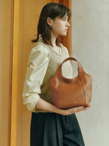 Belle | Leisure Leather Bucket Bag