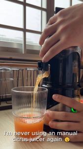 🇸🇬 🇸🇬[SGSMARTBUYS]🔥 Joozbot V2 Citrus Orange Juicer Cold Press Automatic Portable Fresh Orange Juice Healthy Living