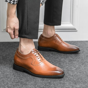 Mens Casual Floral Carving Leather Shoes British Style Business Dress Shoes Heightening 6cm Versatile Suitable for Wedding