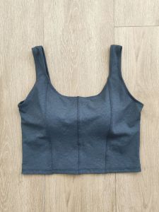 เสื้อกล้ามโยคะสำหรับผู้หญิง ทรงเข้ารูป ป้องกันการสั่นสะเทือน ระบายอากาศได้ดี ทรงสั้น โชว์หน้าท้อง เสื้อผ้าออกกำลังกาย