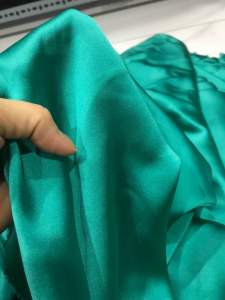 Vải phi lụa Hàn màu xanh lý dày mềm rũ đẹp sang (khổ 1m5)may đầm váyáo dài áo kiểu