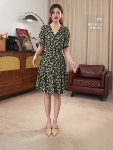 Floral Vintage V-Neck Waist-Slimming Dress