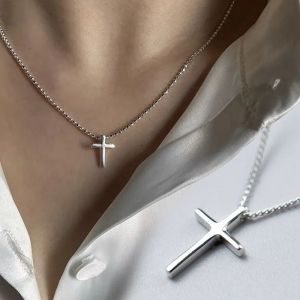Mini Cross Pendant Necklace Minimalism Silver Metal Choker Women Simple Ins Clavicular Chain Korean Style Christianity Jewelry
