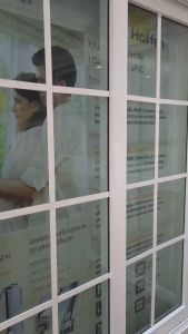 HOFFEN ลูกฟัก คิ้วตกแต่งประตูหน้าต่างกระจก UPVC 1 แพ็คมี 2 เส้น พร้อมกาวในตัว คิ้วประตูหน้าต่าง คิ้วหน้าต่าง คิ้วหน้าต่างบานเลื่อน - Lazada