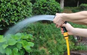 หัวฉีดต่อท่อน้ํา เครื่องฉีดน้ําแรงดันสูง ปรับได้ 8โหมด ล้างรถที่ทนทาน เครื่องมือสวนสปริงเกลอร์รถ