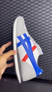 Sepatu Sneakers Pria dan Wanita - Sepatu Santai - Model Simple Sehingga Cocok untuk Segala Aktivitas