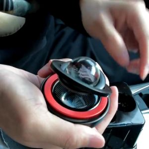 Nước hoa ô tô vòng xoay Galaxy có quả cầu vô cực chạy năng lượng mặt trời