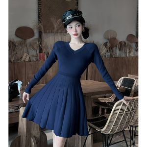 ชุดเดรสยาวทรงเอถักสไตล์ฝรั่งเศสสำหรับผู้หญิง ฤดูใบไม้ร่วง/ฤดูหนาว ชุดชั้นในสั้น ชุดสูทสีพื้น แขนยาว คอวี ทรงหลวม