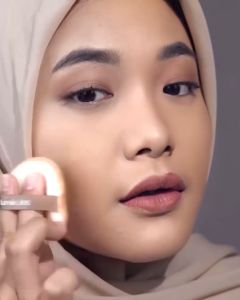 Bedak Tabur Glowing Tahan Air & Berbagai Jenis Kulit