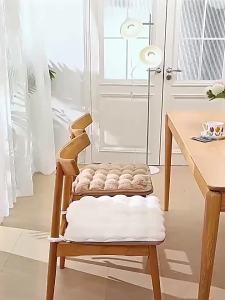 Plush Chair Cushion Thick Plush Soft Pad Dining Chair Mat Home Office Student Seat Soft Seat Cushion