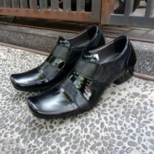 Sepatu Kulit Pantofel Kulit termurah