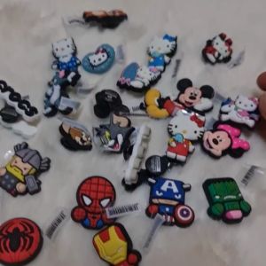 Jibbitzs Charm จิบีดตัวการ์ตูนติดรองเท้า Crocs แท้ (Jibbitzs 4D Acessery รองเท้าหัวโต ) ตัวการ์ตูนติดตุบแตงรองเท้า Jibbitz ตุ๊กตาติดรองเท้าCrocs เครืองตุบแตงรองเท้า