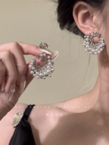 Elegant Pearl Stud Earrings Womens Fashion Jewelry Designer Sensation High-End Feeling Chic Atmosphere Ear Jewelry