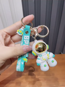พวงกุญแจนักบินอวกาศการ์ตูนน่ารัก พวงกุญแจนักเรียน กระเป๋านักเรียน จี้แบตเตอรี่ พวงกุญแจรถ